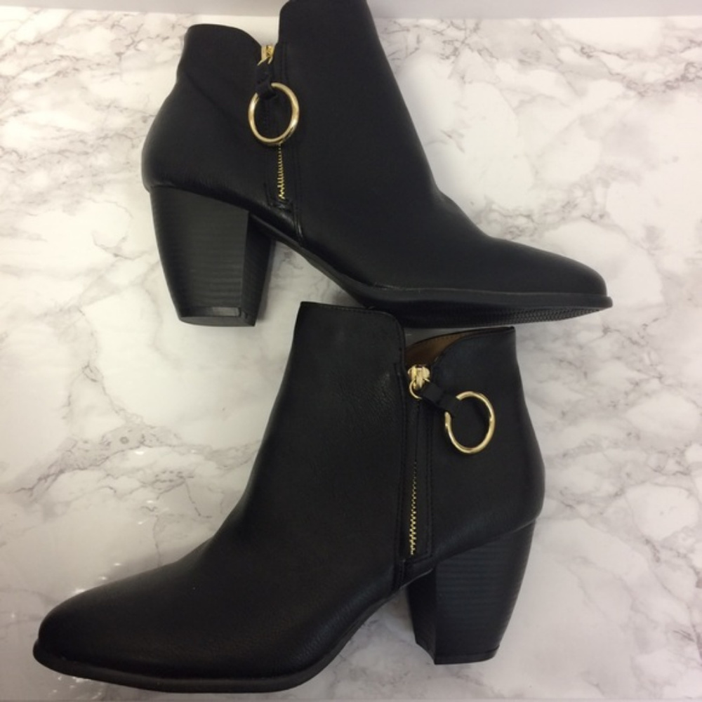 Windsor Black Gold Loop Pull Heeled Booties NWT 10